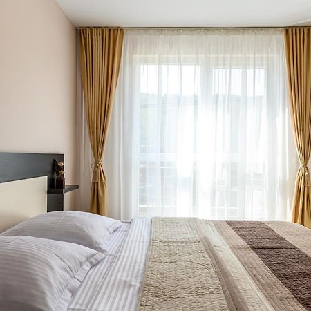 Casa Ramino Hotel Buşteni Buitenkant foto