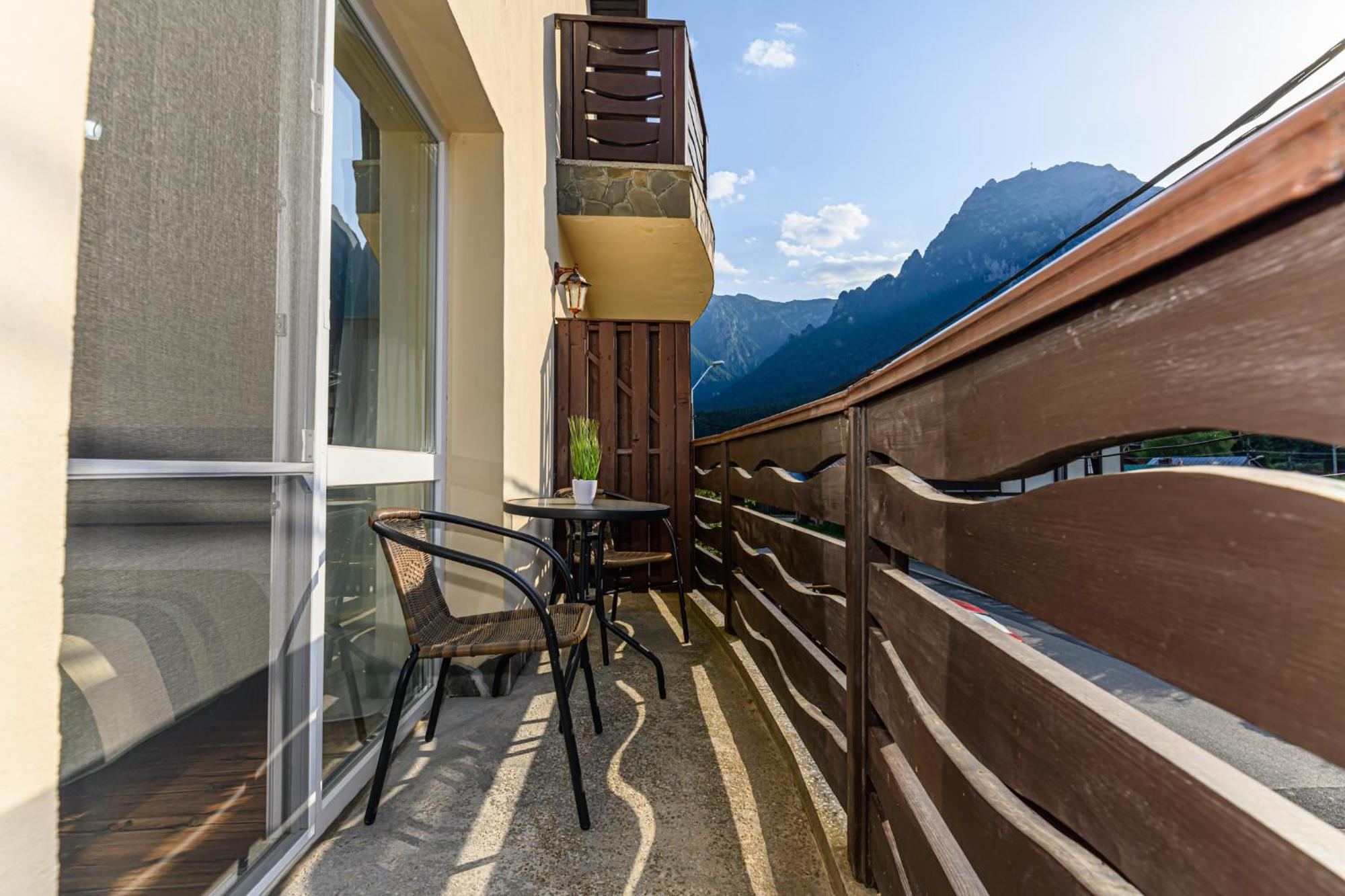 Casa Ramino Hotel Buşteni Buitenkant foto