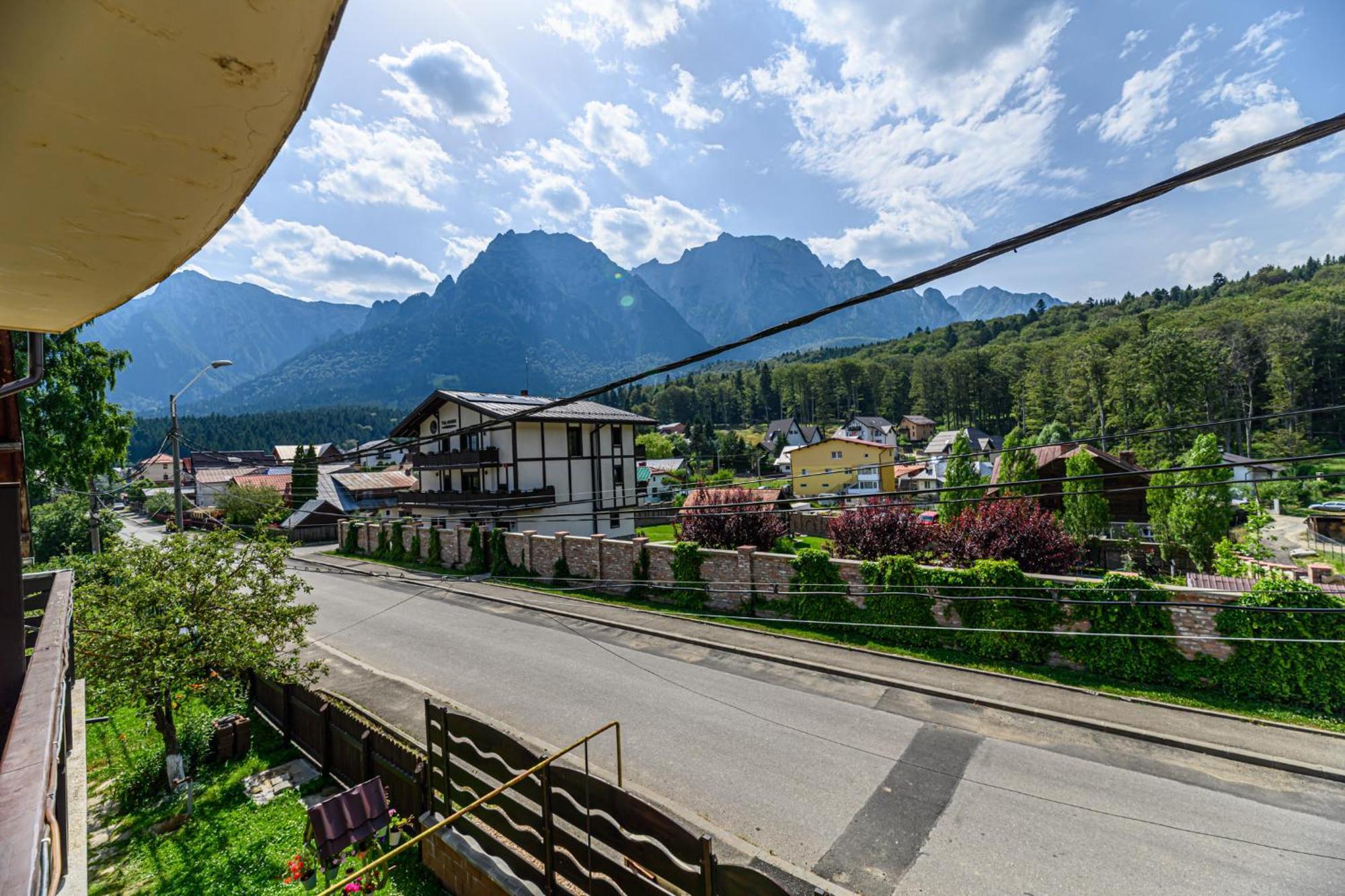 Casa Ramino Hotel Buşteni Buitenkant foto