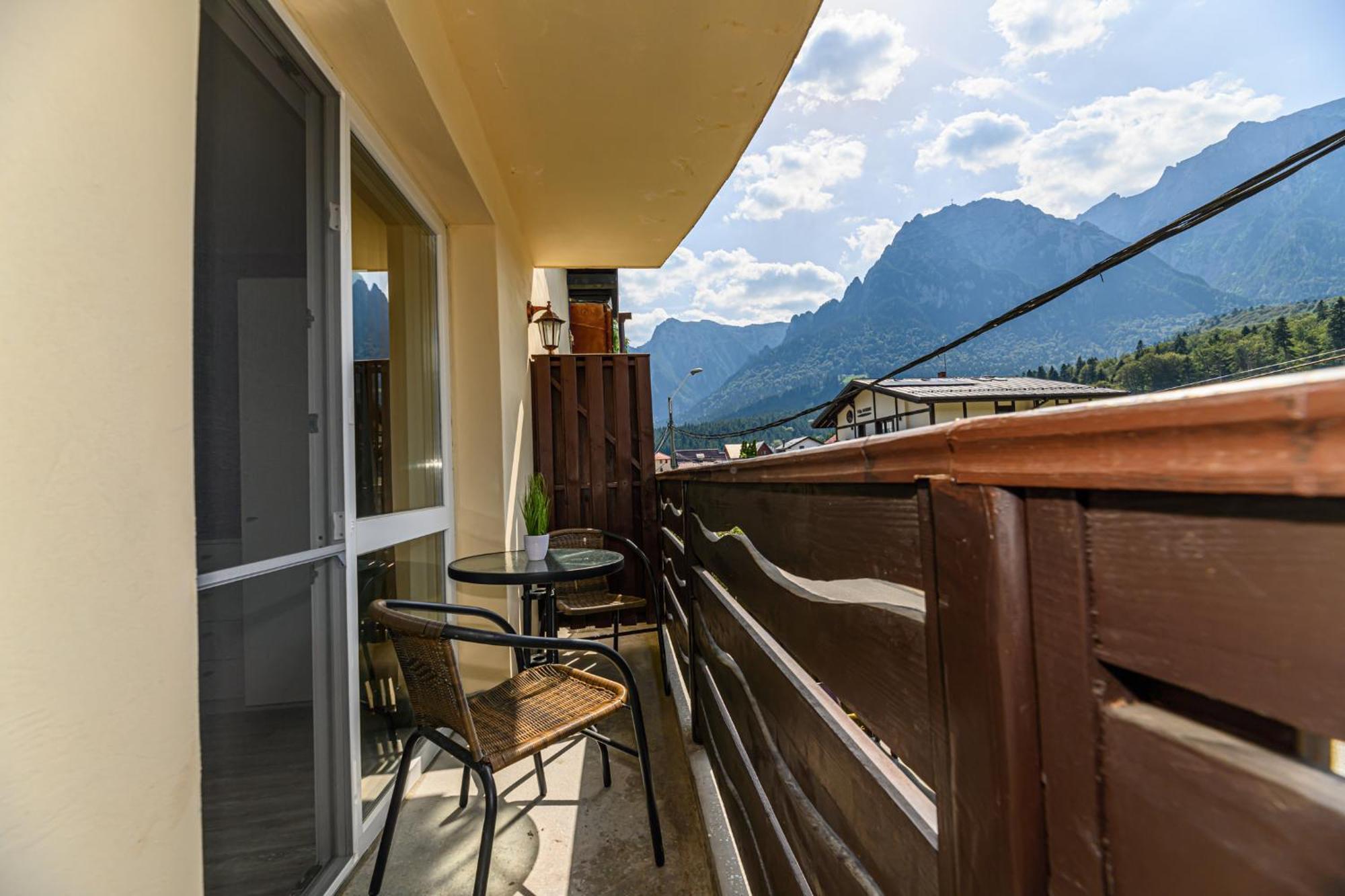 Casa Ramino Hotel Buşteni Buitenkant foto