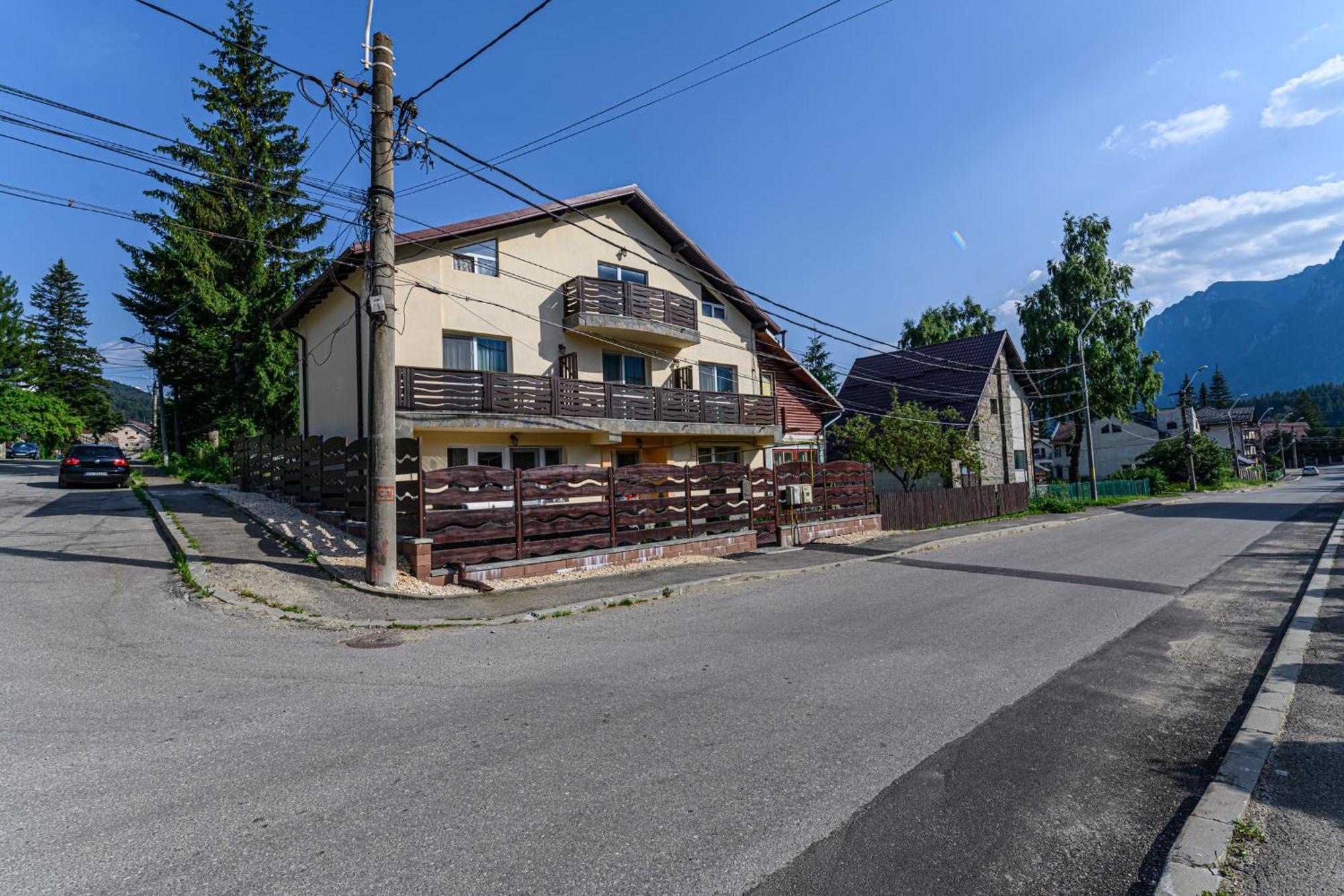 Casa Ramino Hotel Buşteni Buitenkant foto