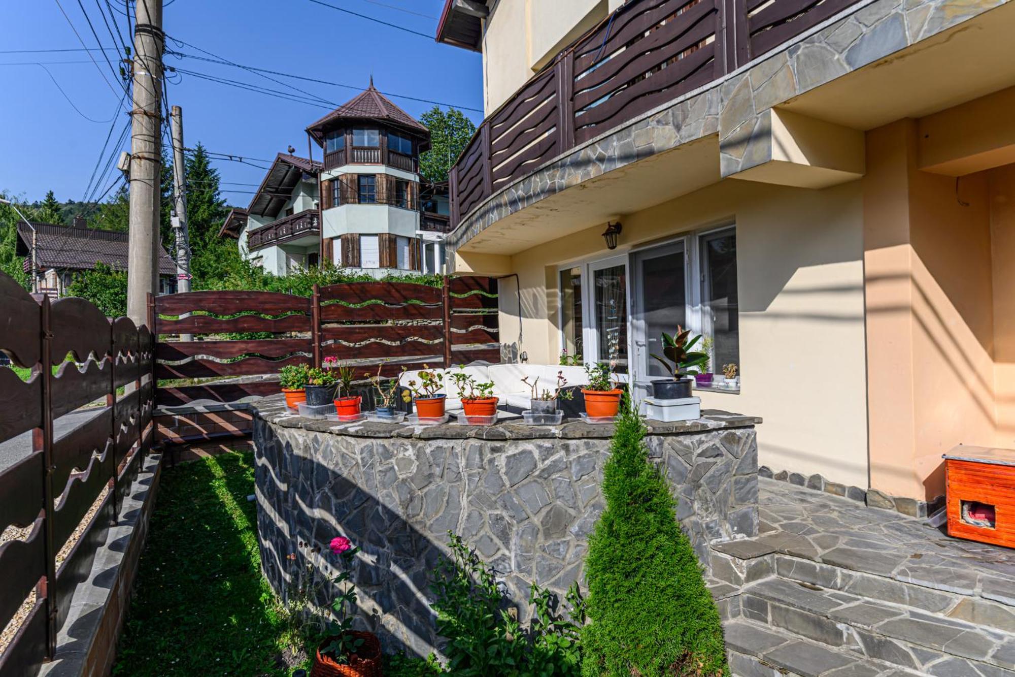 Casa Ramino Hotel Buşteni Buitenkant foto