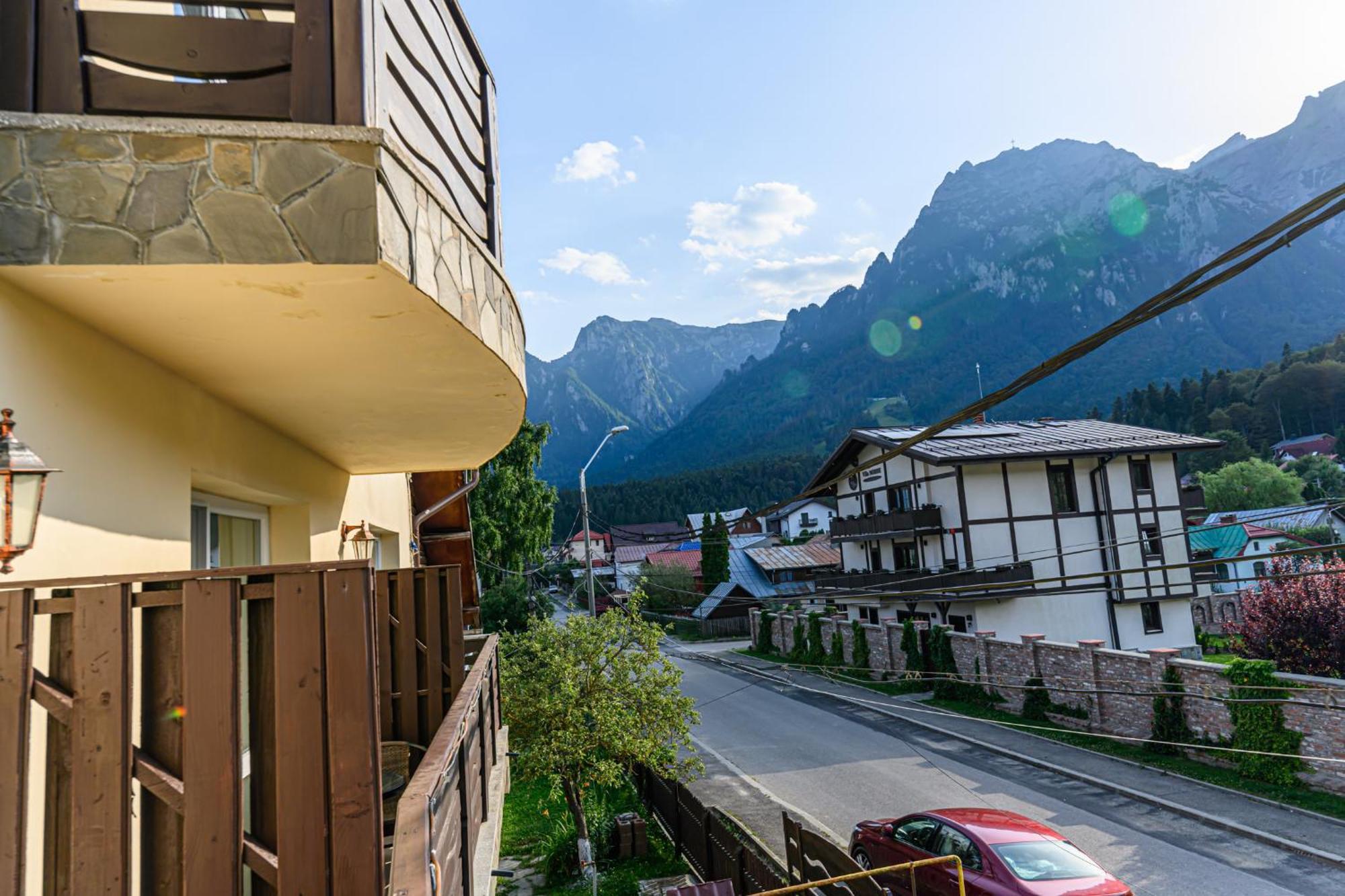 Casa Ramino Hotel Buşteni Buitenkant foto