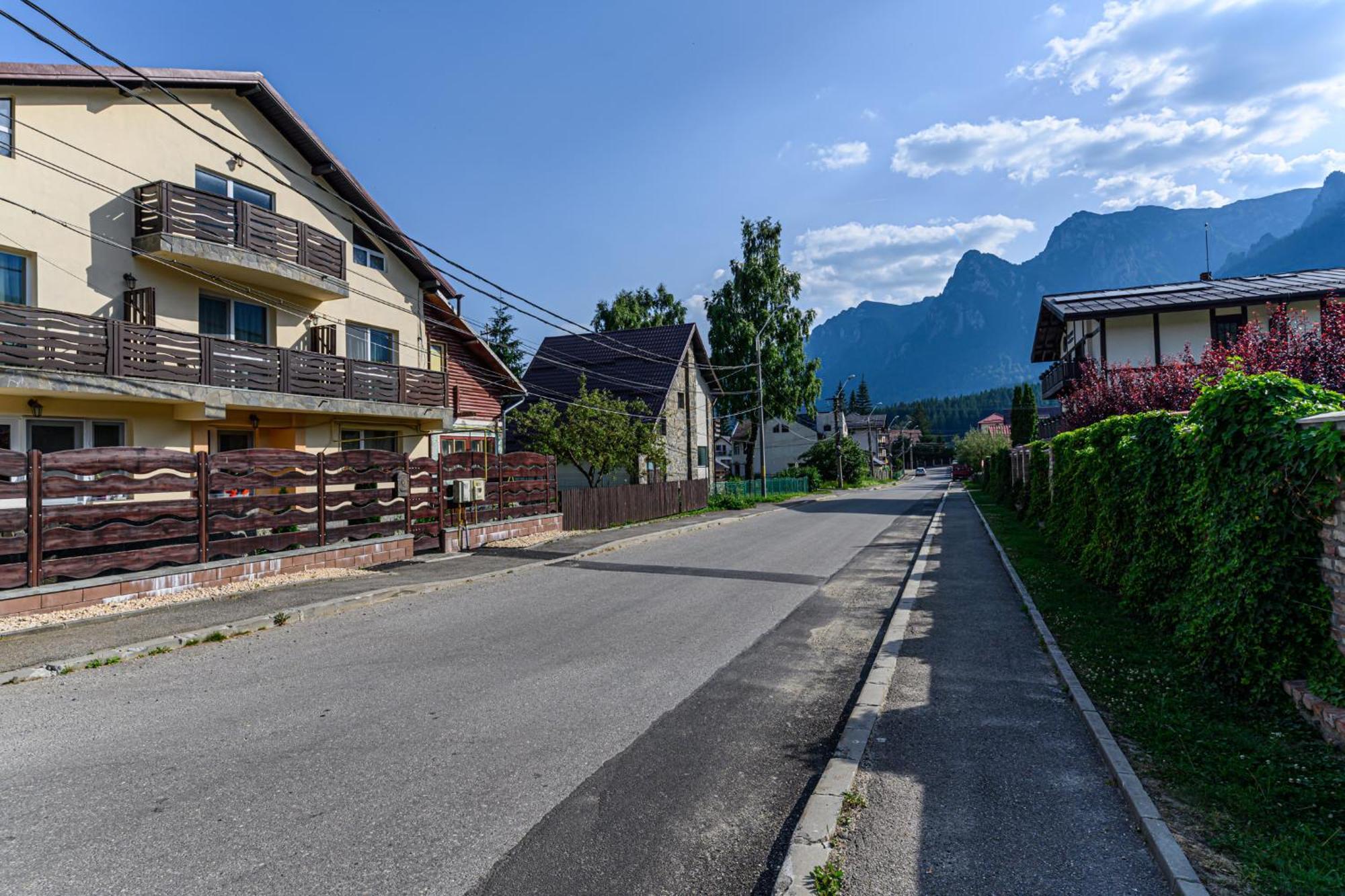 Casa Ramino Hotel Buşteni Buitenkant foto