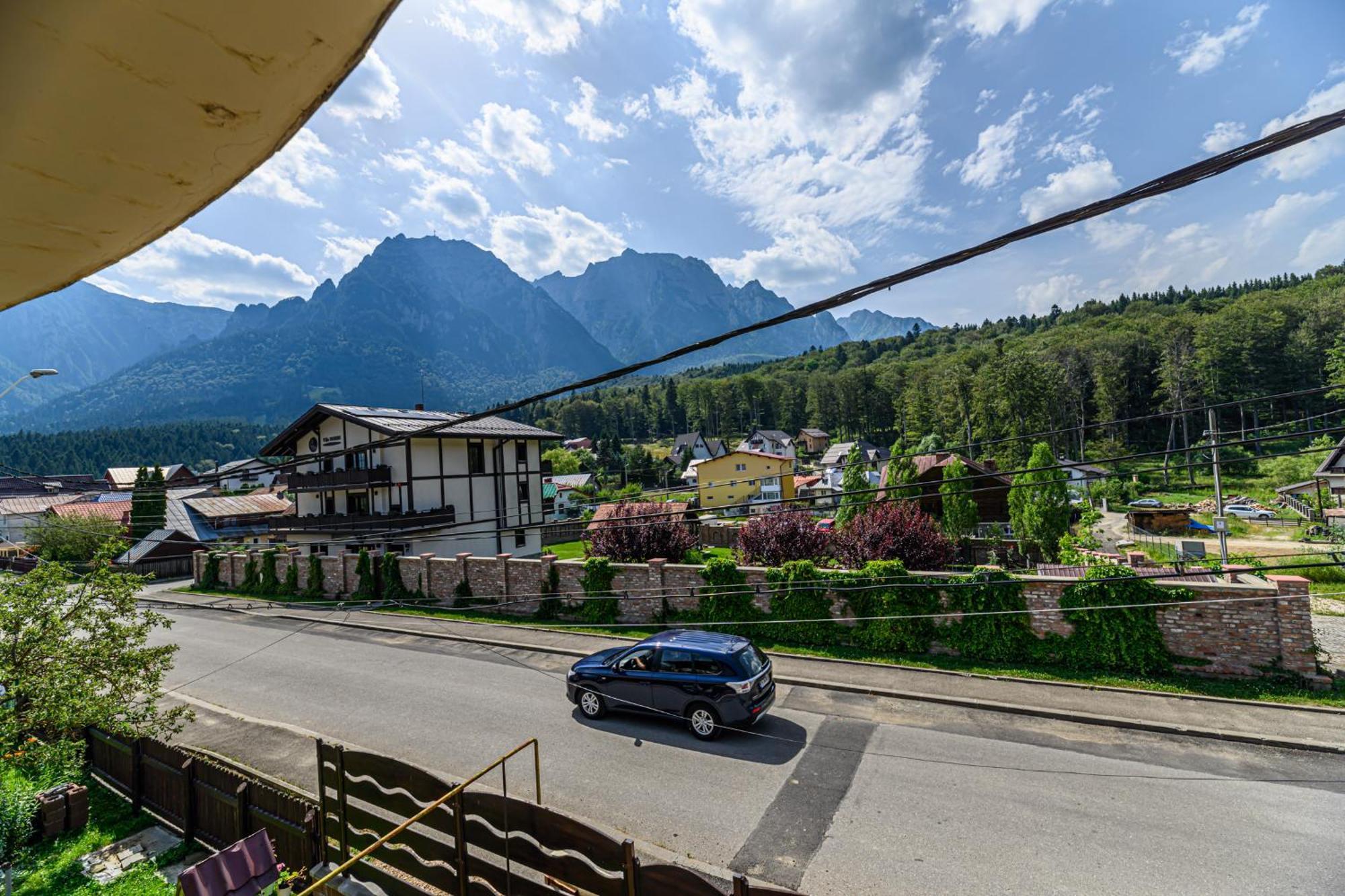 Casa Ramino Hotel Buşteni Buitenkant foto