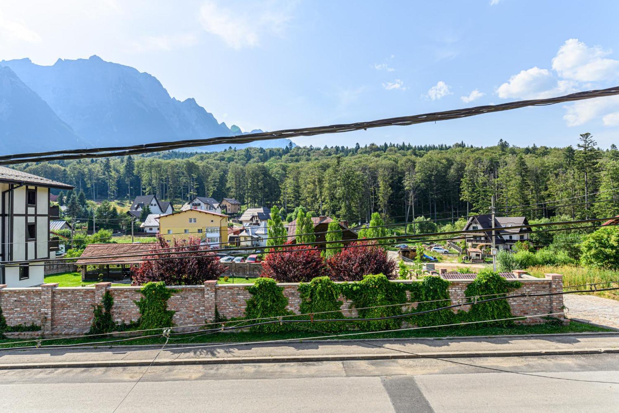 Casa Ramino Hotel Buşteni Buitenkant foto