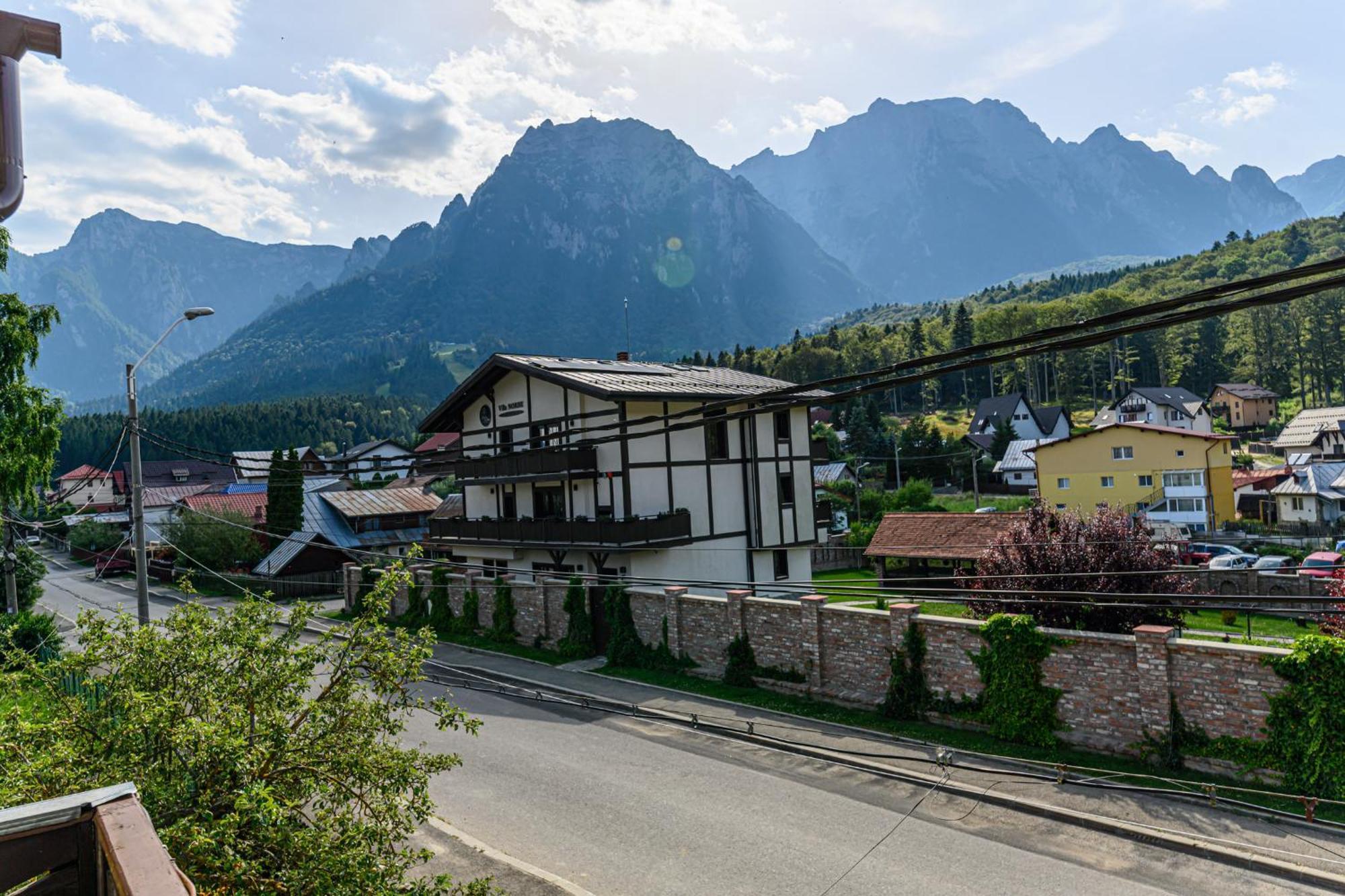 Casa Ramino Hotel Buşteni Buitenkant foto