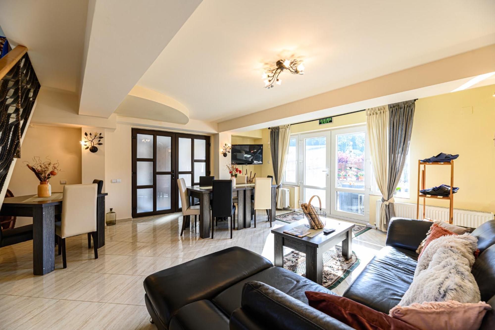 Casa Ramino Hotel Buşteni Buitenkant foto
