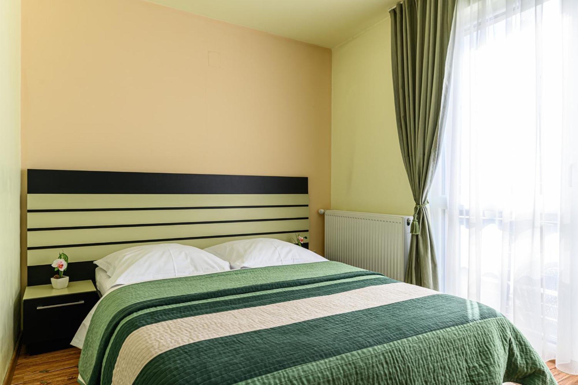 Casa Ramino Hotel Buşteni Buitenkant foto