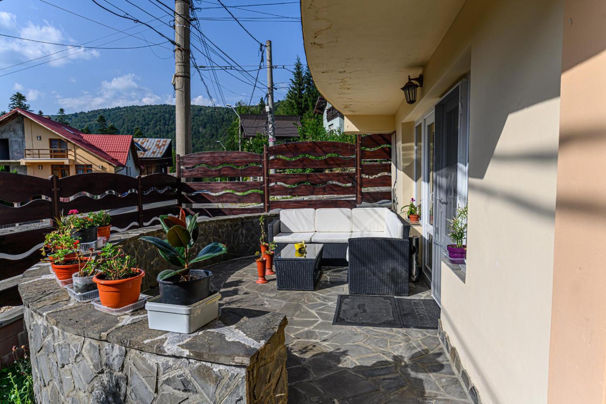Casa Ramino Hotel Buşteni Buitenkant foto