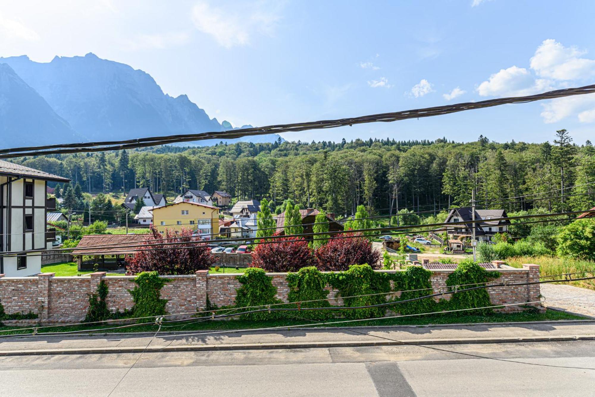 Casa Ramino Hotel Buşteni Buitenkant foto