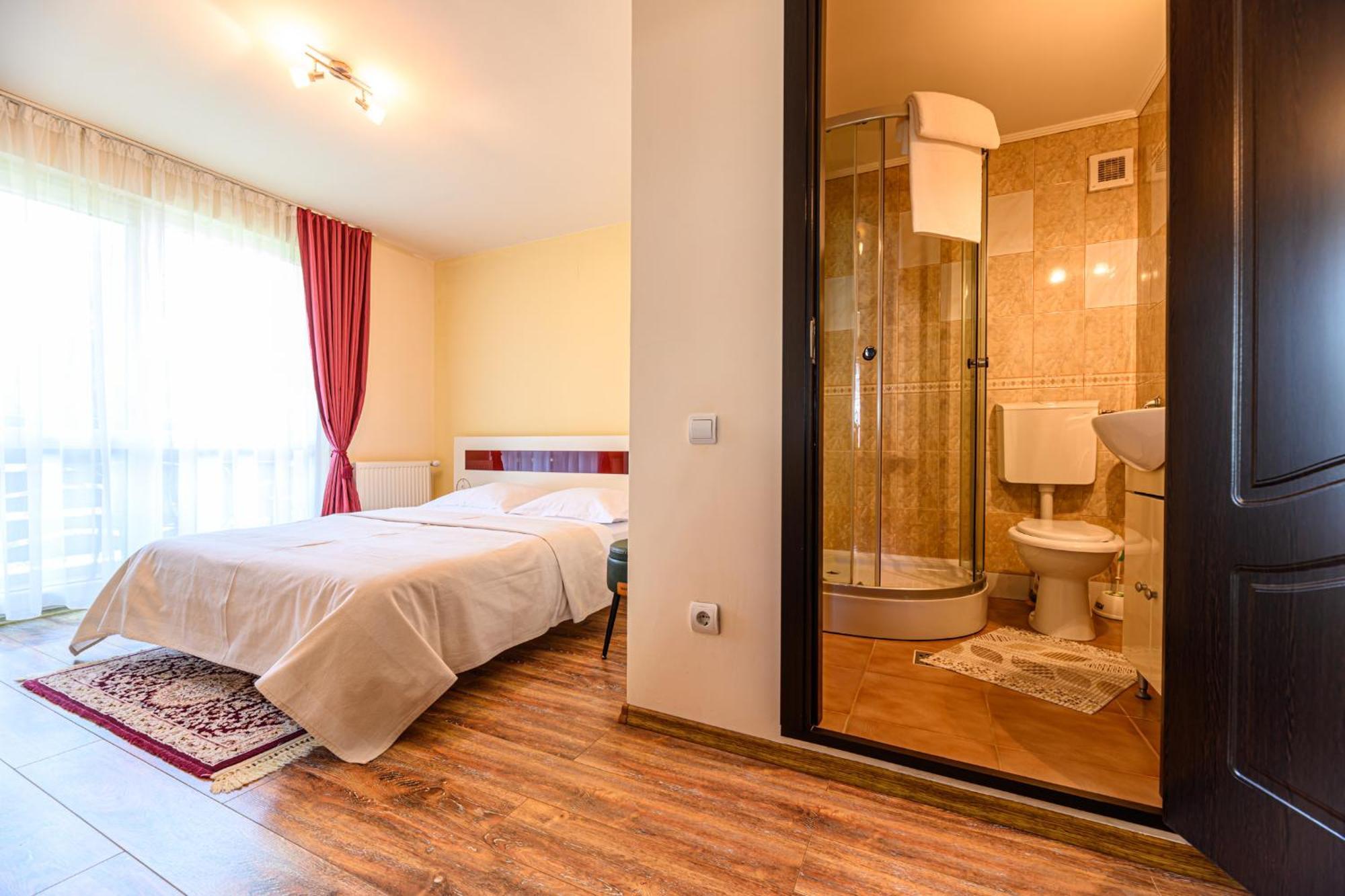 Casa Ramino Hotel Buşteni Buitenkant foto