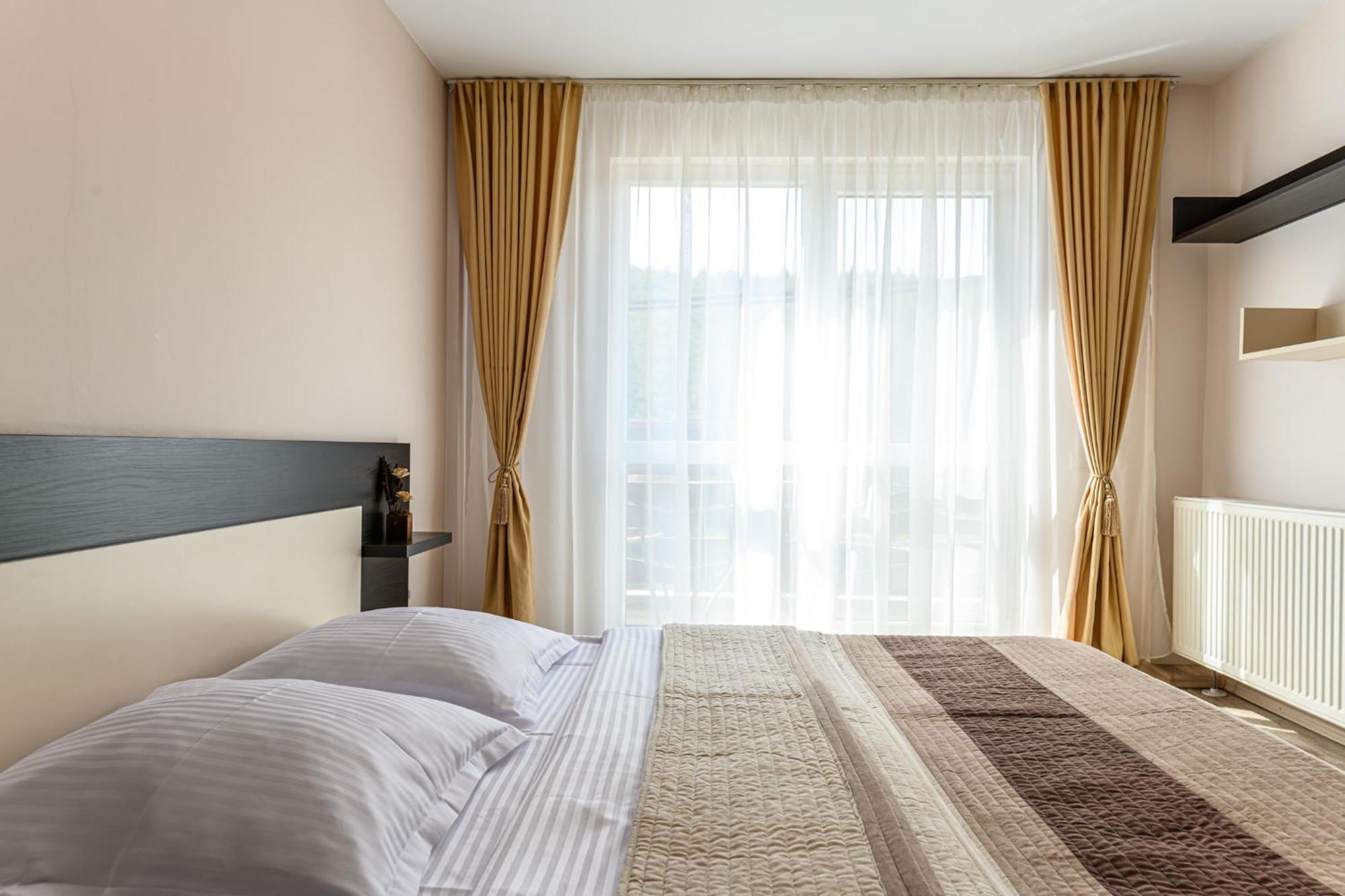 Casa Ramino Hotel Buşteni Buitenkant foto
