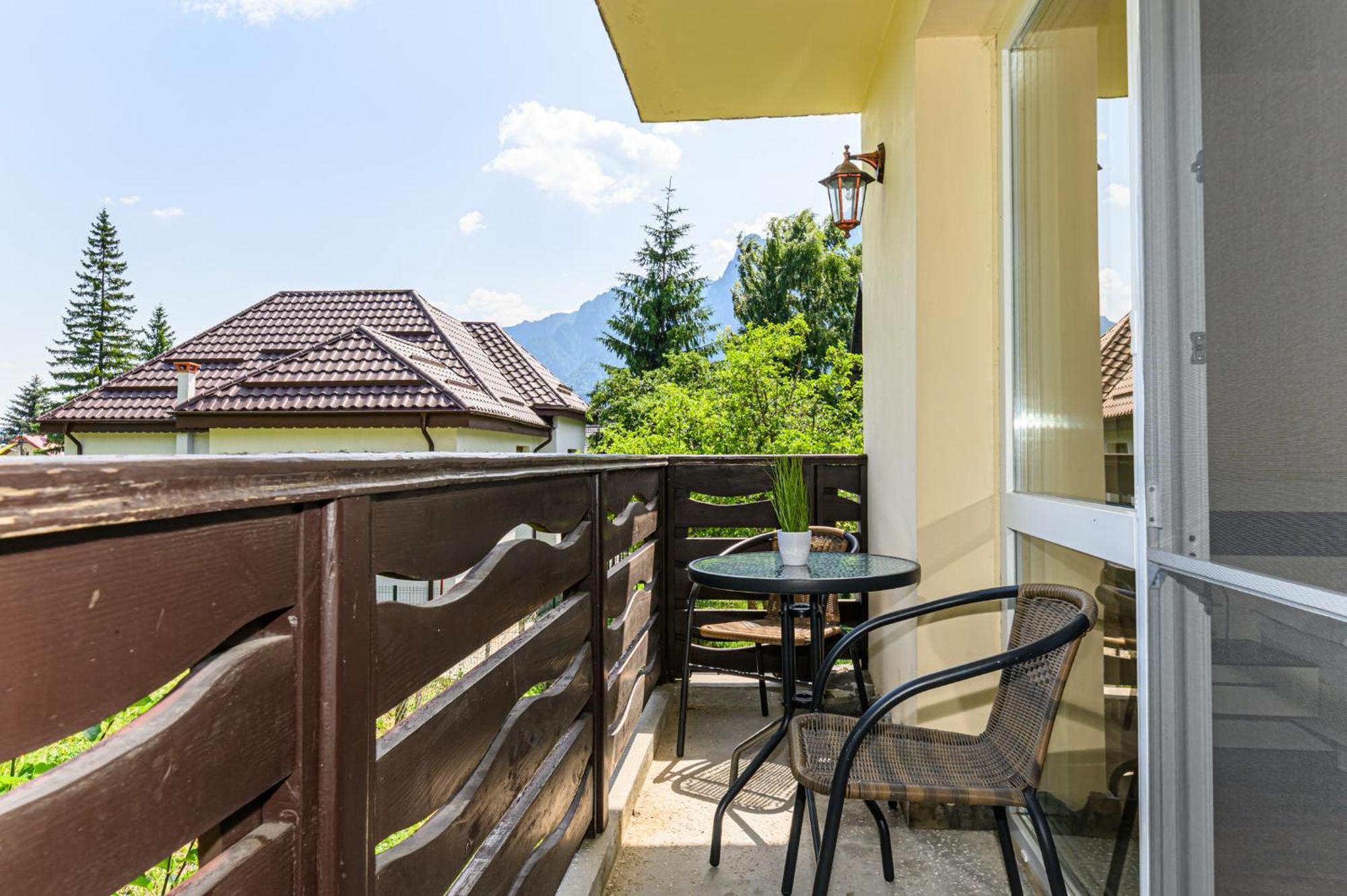 Casa Ramino Hotel Buşteni Buitenkant foto
