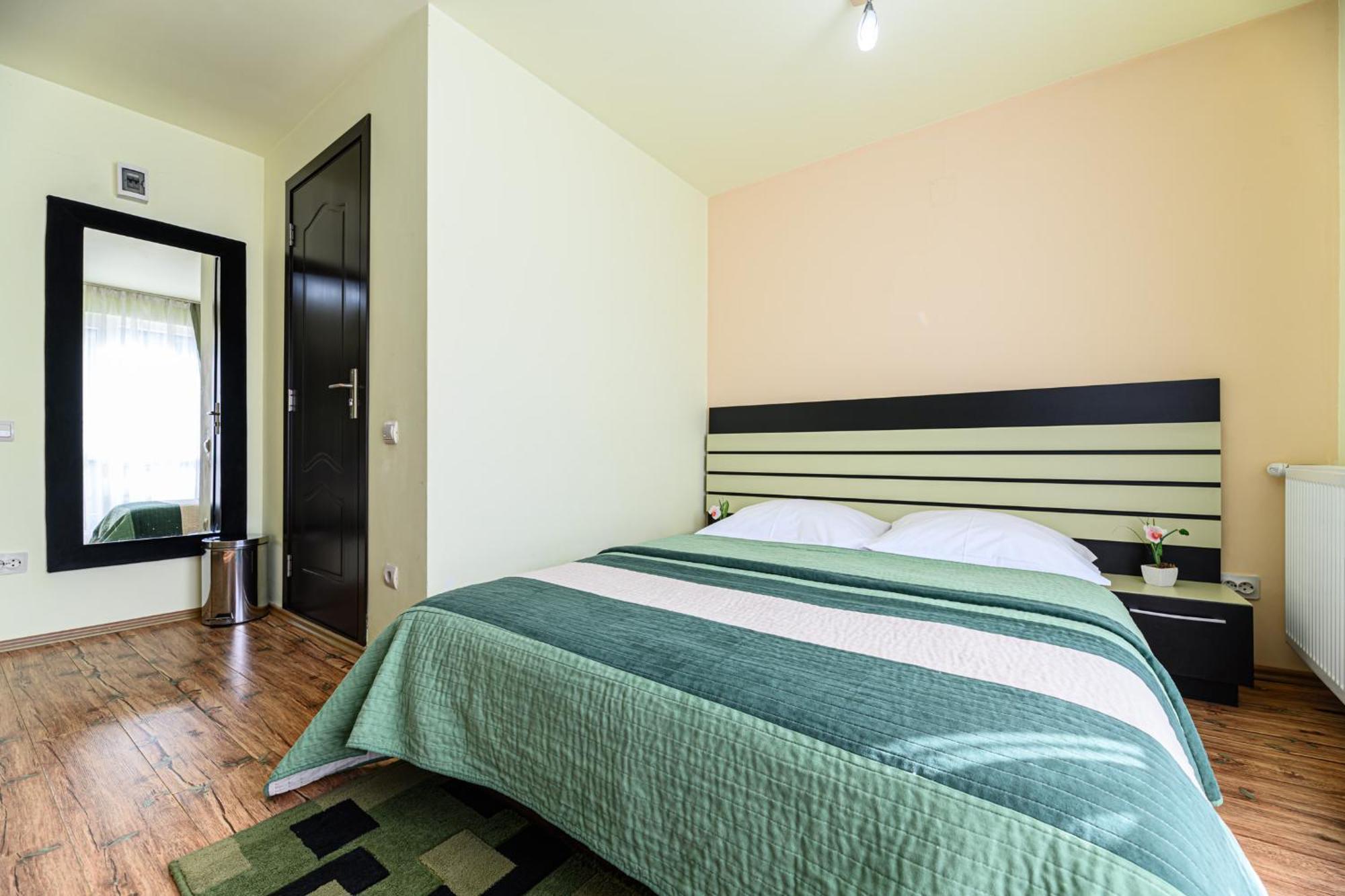 Casa Ramino Hotel Buşteni Buitenkant foto